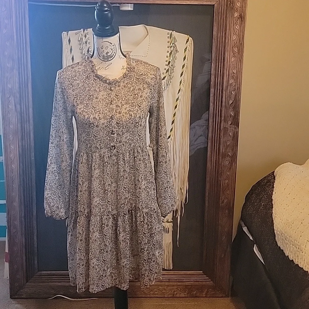 Dress - Picture 1 of 6